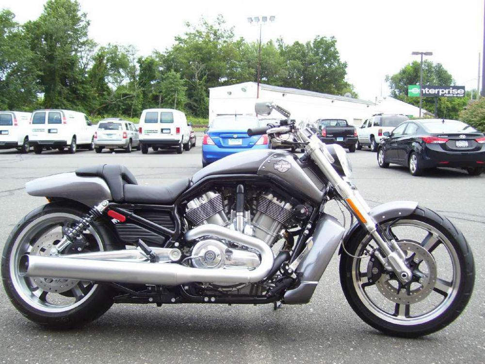 2014 Harley-Davidson VRSCF V-Rod Muscle Cruiser 