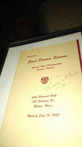 Vincent price signed 1950s dinner theatre program in mint condition !!!
