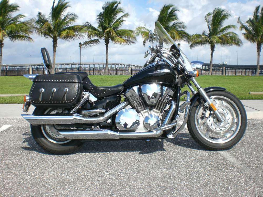 2007 honda vtx1300c  cruiser 