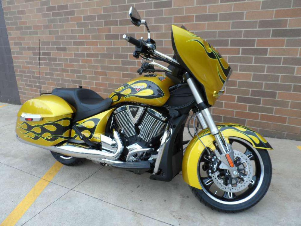 2014 victory cross country factory custom paint  touring 