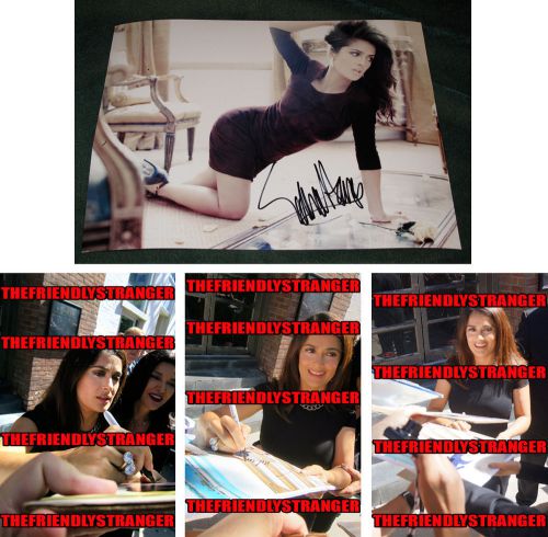 *greatest ass ever!!!* salma hayek signed 11x14 photo - proof - desperado coa