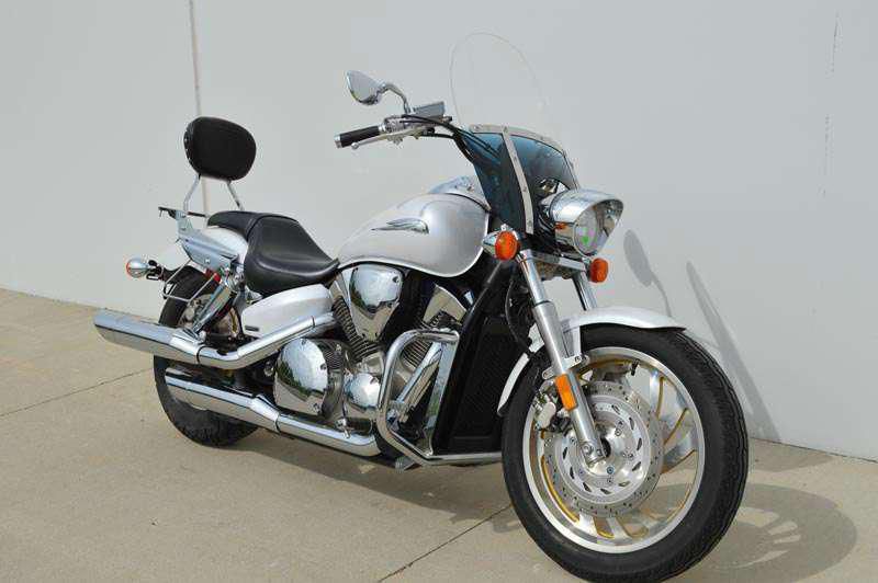 2007 honda vtx1300c  cruiser 