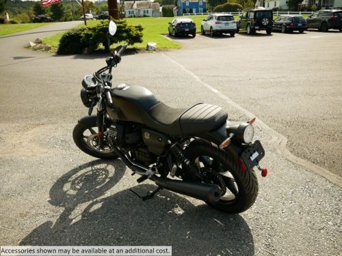 2023 Moto Guzzi V7 Stone