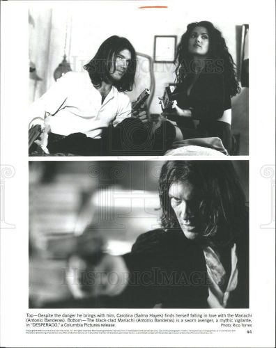 1995 press photo salma hayek actress antonio banderas actor desperado action