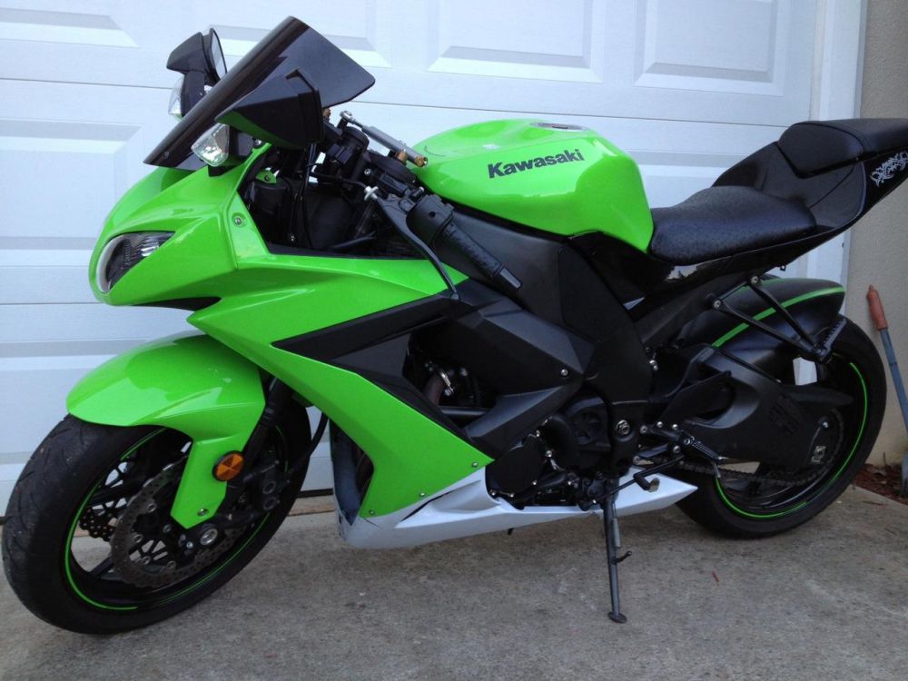 2010 Kawasaki Ninja ZX-1000 Sportbike 