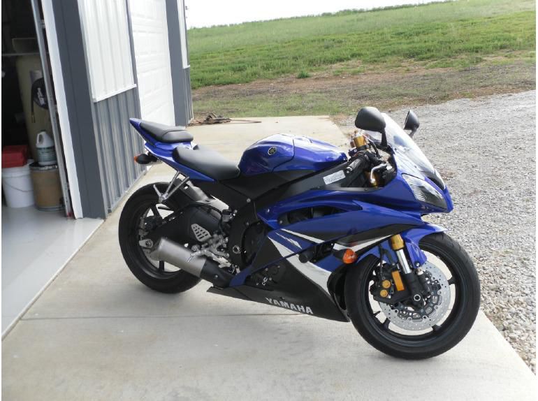 2008 yamaha yzf-r6  sportbike 