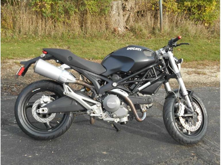 2009 ducati monster 696 