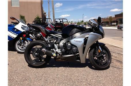 2008 honda cbr10rr  sportbike 