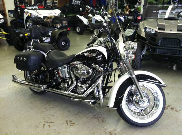 2005 harley davidson softail deluxe lots of extras**