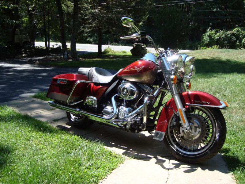 2009 harley davidson roadking,two tone paint low miles