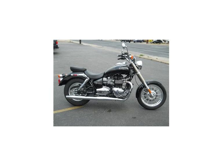 2010 Triumph AMERICA 