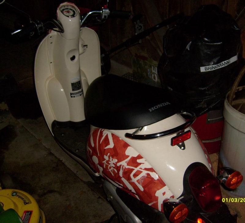 2006 HONDA METROPOLITAN MOTOR SCOOTER HARDLY USED GARAGE KEPT OWNED BY 75 YR OLD, US $900.00, image 2