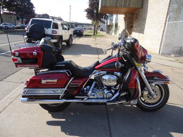 1999 Harley Davidson &#039;&#039;Ultra Classic (Financing-Available)))
