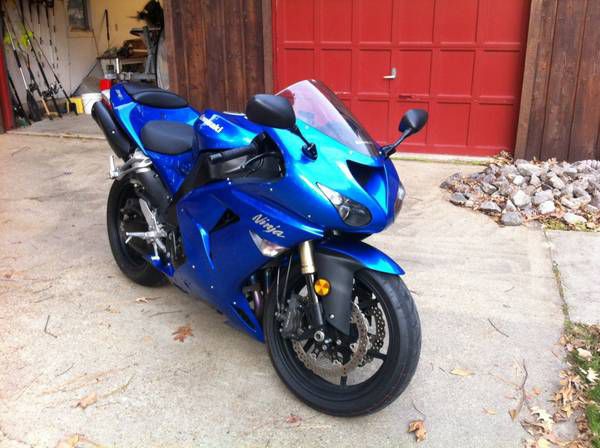 2007 Kawasaki ZX10, ~Blue~ 2,200 MILES