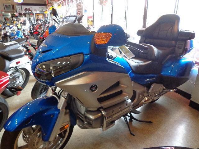 2012 honda gold wing audio comfort (gl18hpm)  touring 