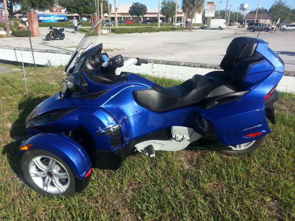 2012 Can-Am Spyder RT Audio & Convenience SM5 Touring 