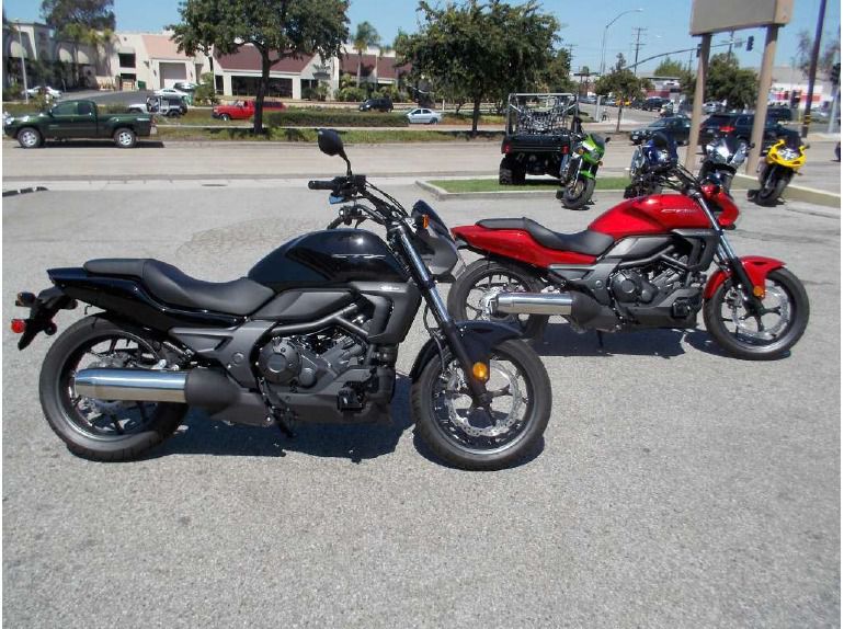 2014 honda ctx700n 