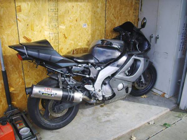 2002 Yamaha R6 Street Motorcycle for Parts No Title -