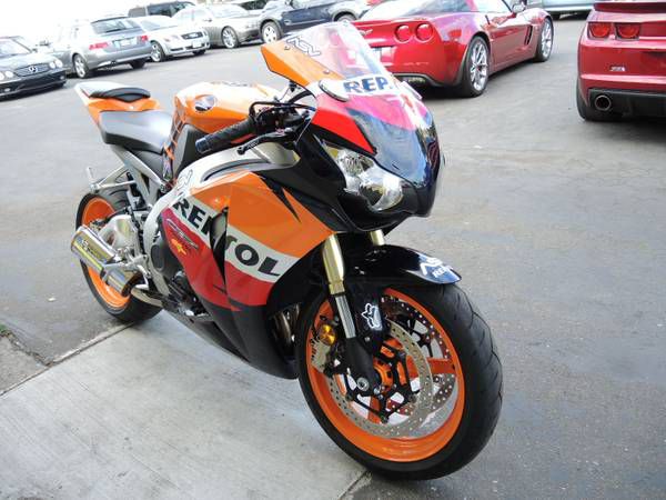 2009 honda cbr 1000rr, repsol edition, only 295 miles (like new)