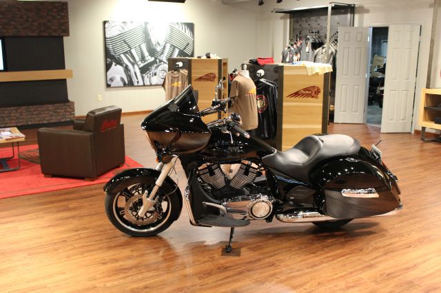 Used 2010 VICTORY CROSS COUNTRY for sale.