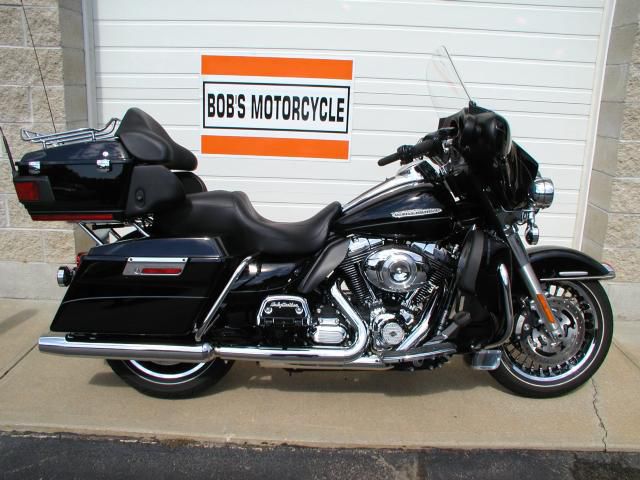 2012 HARLEY DAVIDSON ULTRA LIMITED, Black, 6160 Miles, 103 Motor, ABS Brakes