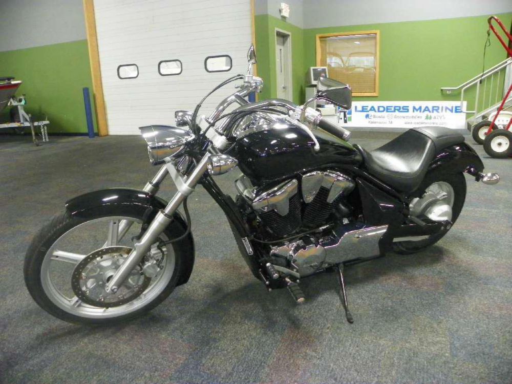2010 honda sabre (vt1300cs)  cruiser 