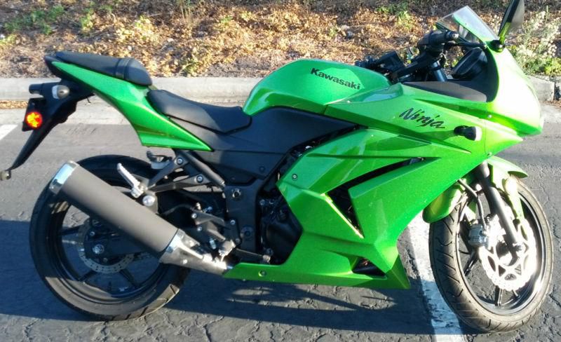 2012 Kawasaki Ninja 250R Lime Green Pearl Like New