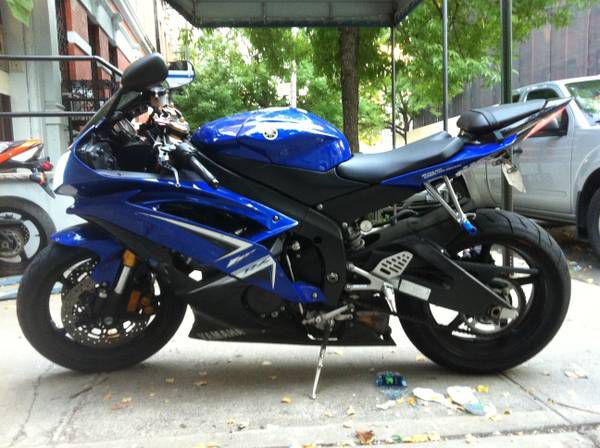 2009 Yamaha r6 blue