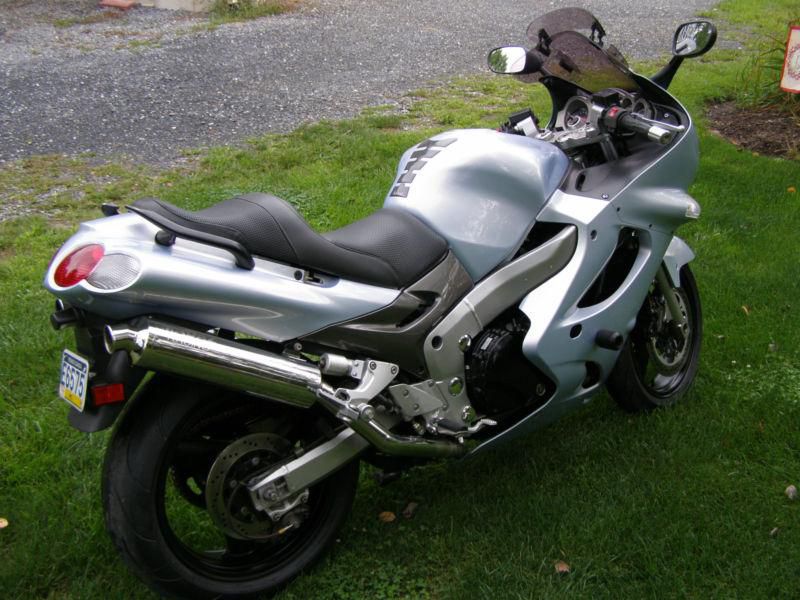 2004 Kawasaki zzr 1200 Sport Touring Motorcycle 50mpg serviced ready to ride