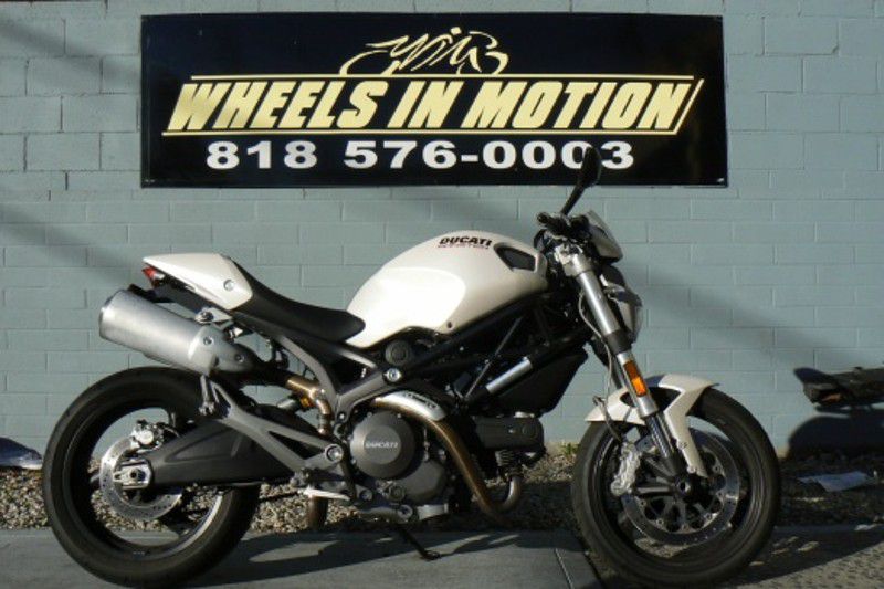 2009 Ducati Monster 696