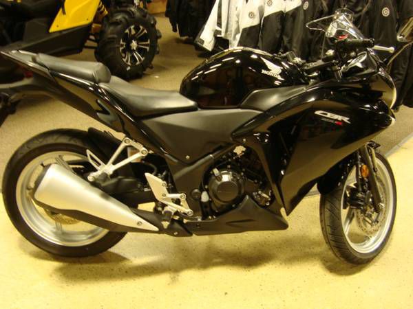 2011 Honda Cbr250r Black, $3,000, image 1