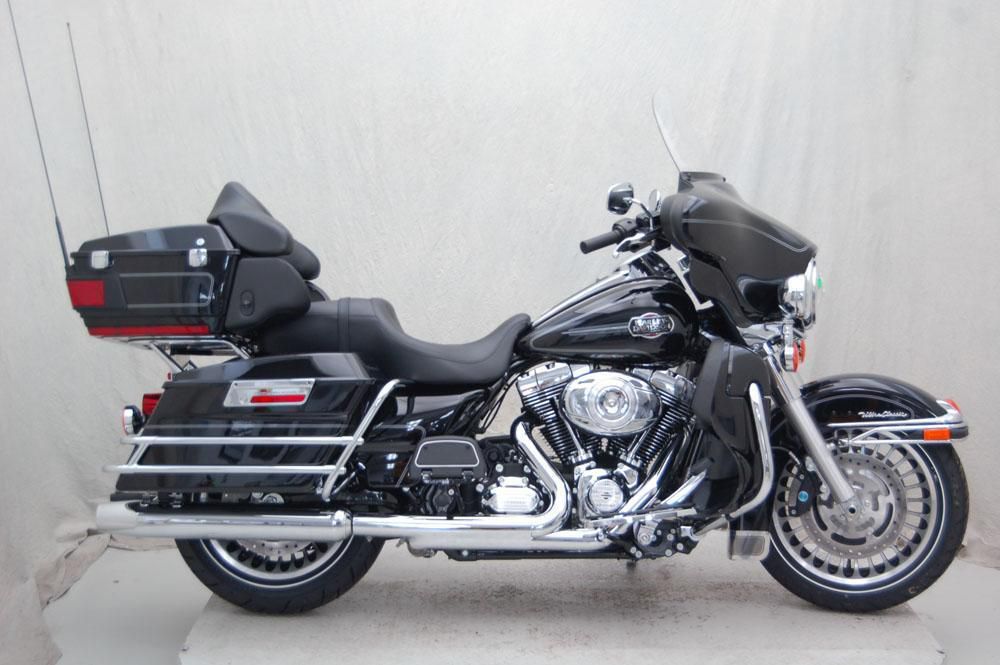 2013 harley-davidson flhtcu  cruiser 