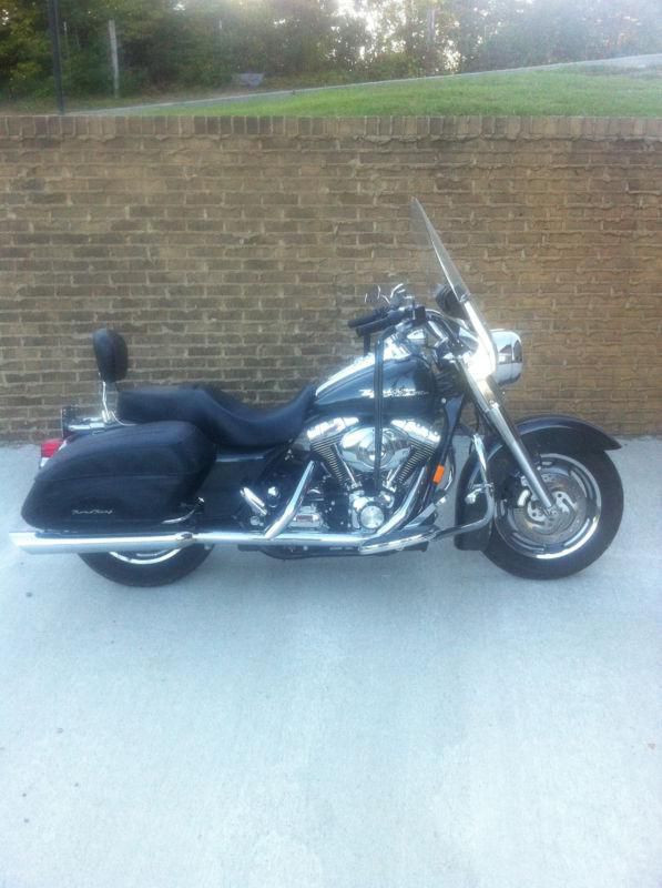 Harley Davidson Road King Custom 2005 FLHRSI Black Pearl Excellent Condition