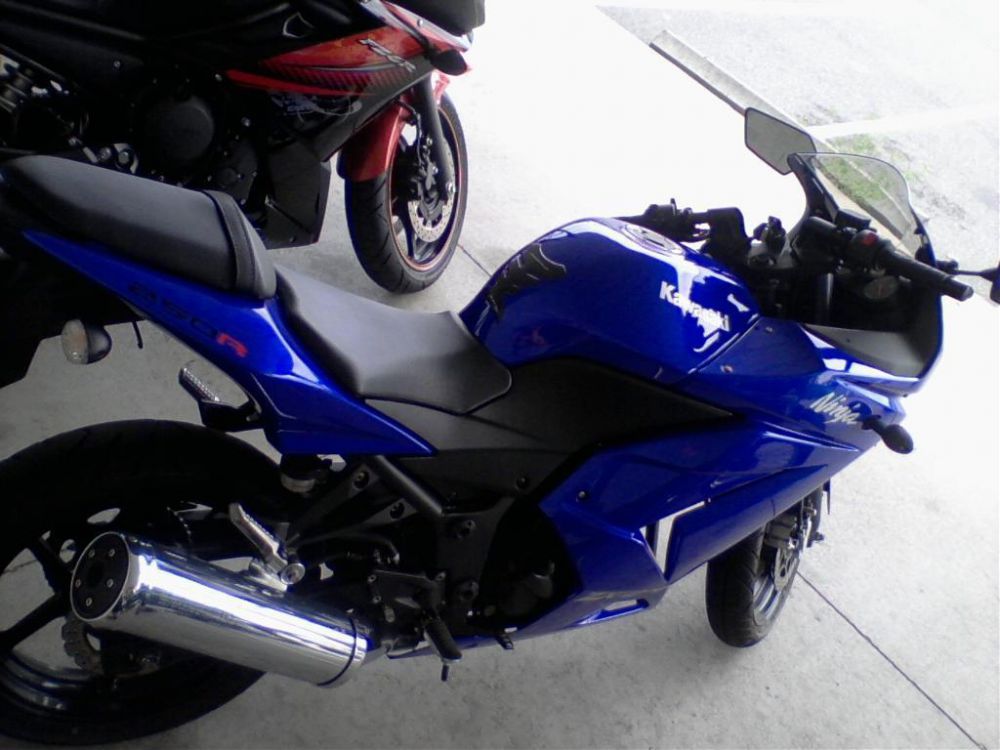 2009 kawasaki ninja 250r  sportbike 