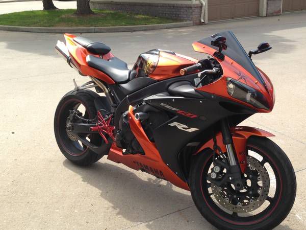 2006 yamaha yzf-r1 custom(price lowered)