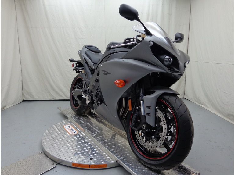 2013 Yamaha YZF-R1 , $12,999, image 3