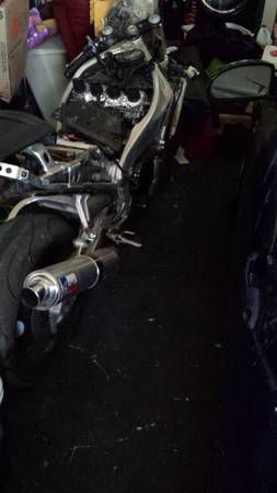 2000 yamaha R1 (NEEDS TO BE COMPLETED)