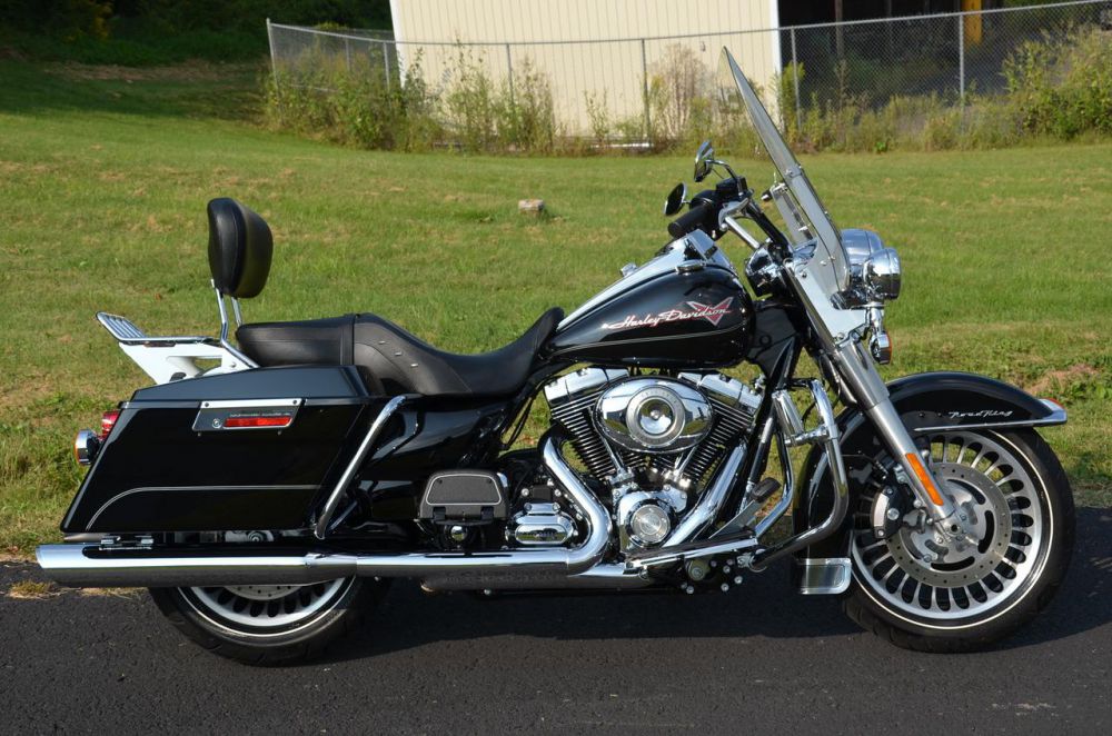 2009 harley-davidson road king standard flhr  touring 