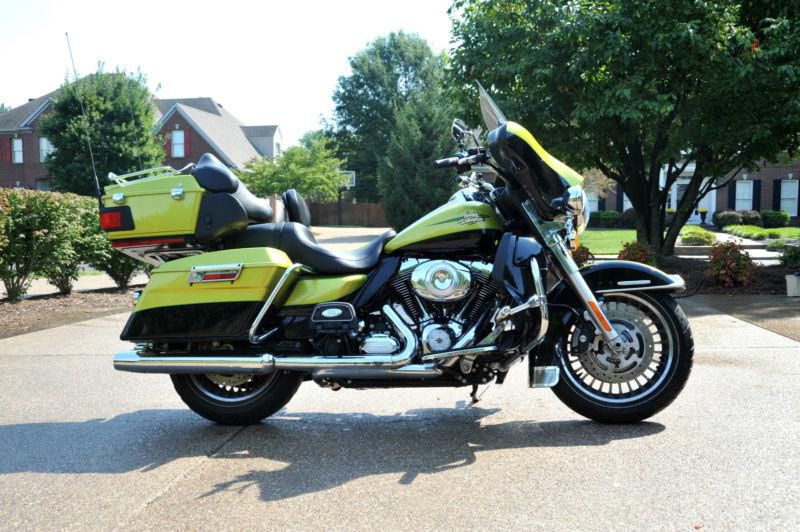 - 2011 ULTRA GLIDE LIMITED IN APPLE GREEN AND BLACK CUSTOM HARLEY FACTORY PAINT, US $16,999.00, image 3