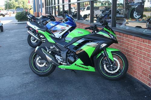 2013 kawasaki ninja 300  sportbike 