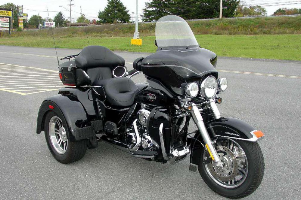 2011 Harley-Davidson FLHTCUTG Tri Glide Ultra Classic Trike 