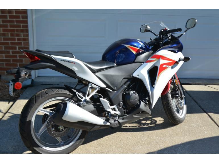 2012 Honda Cbr 250R Sportbike , US $3,595.00, image 2