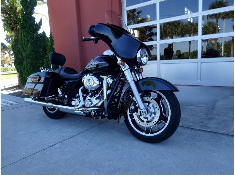 2013 Harley-Davidson FLHX 