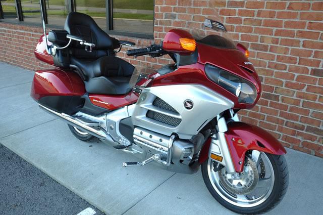 2012 honda gold wing gl1800 touring candy red 8500 miles