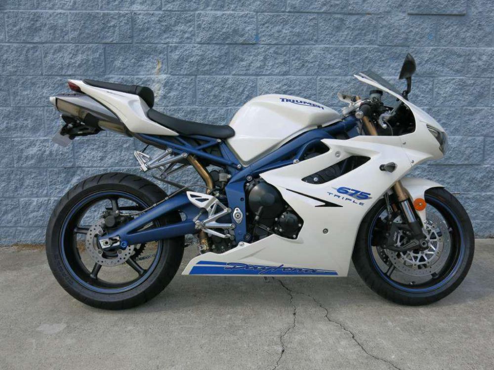 2010 Triumph Daytona 675 Sportbike 