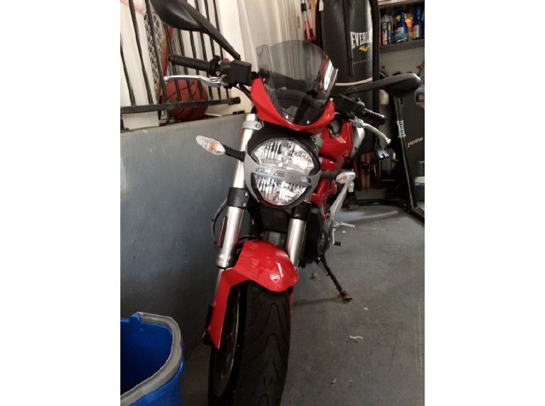 2012 Ducati Monster 696 