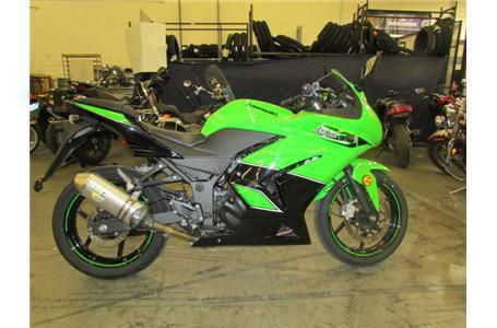 2011 kawasaki ninja 250r  sportbike 