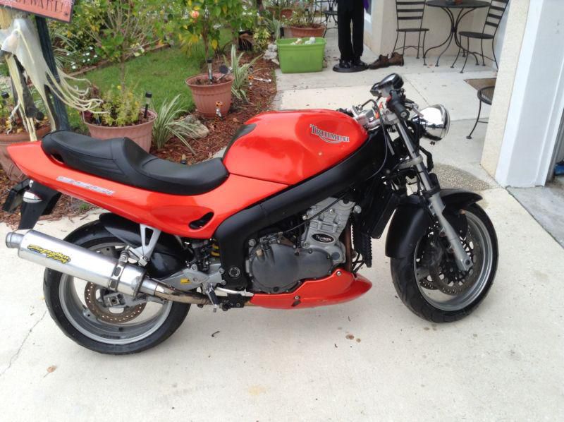 2000 Triumph 955 i RED