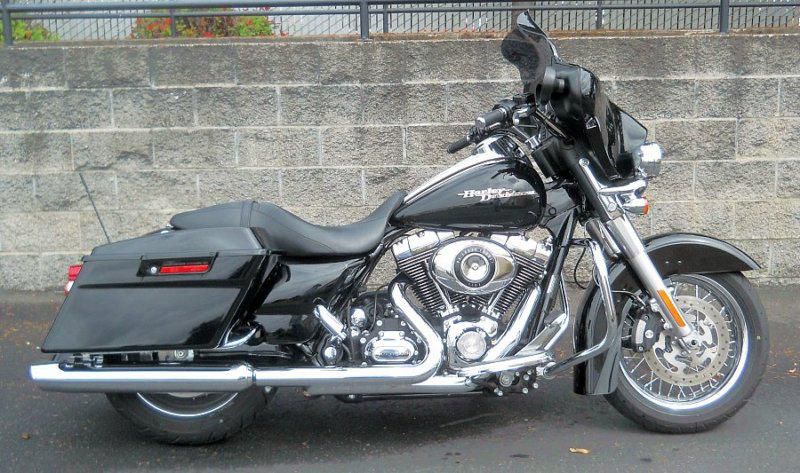 2009 Harley Davidson FLHX Street Glide, Vivid Black, Heated Grips, Nice Bike