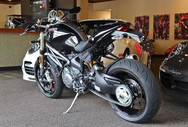 2012 Ducati Monster 1100 EVO Sportbike 